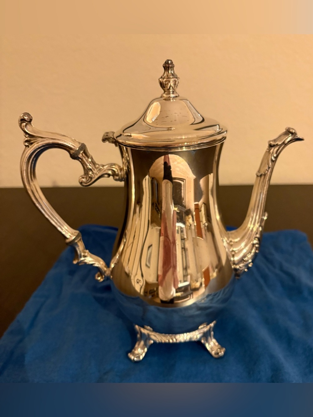 Vintage Wm Rogers Silver-Plated Teapot/Coffee Pot with Storage Bag